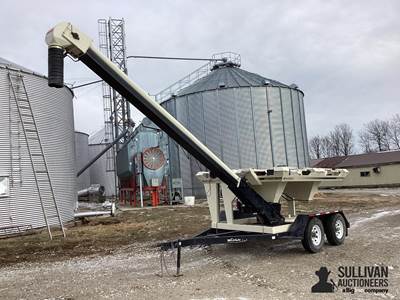 2010 Meridian Seed Titan 4SE Seed Tender