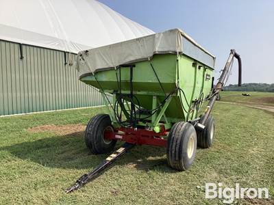 Parker 2500 Gravity Wagon W/ 15' Unverferth Auger