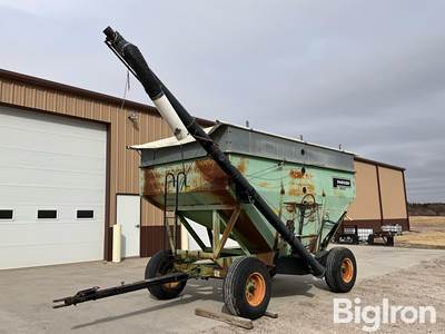 Parker 2600 400 Bu Gravity Wagon/Bulk Seed Tender