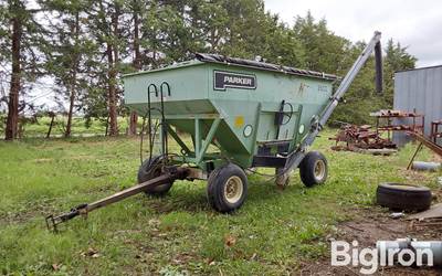 Parker 2600 260-Bushel Seed Wagon