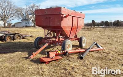 300-Bu Gravity Wagon w/ Hydraulic Seed Auger