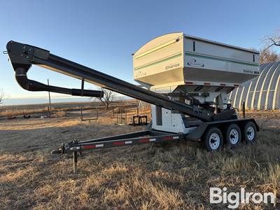 Unverferth / Parker Seed Chariot 3620 Tri/A Seed Tender