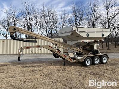 2023 Unverferth 3755 XL Seed Runner Tri/A Gooseneck Bulk Seed Tender