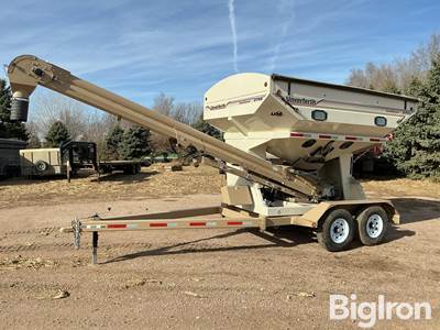 2023 Unverferth Seed Runner 2755 T/A Bulk Seed Tender
