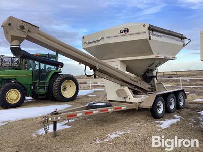 2014 Unverferth Seed Runner 3750 Bulk Seed Tender Trailer