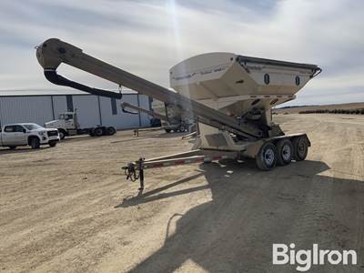 Unverferth Seed Runner 3755XL seed tender