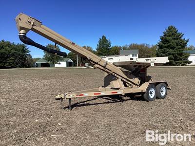 2012 Unverferth Seed Pro 400 4-box seed tender