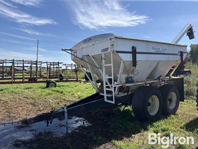 Willmar Pull Behind Fertilizer Tender