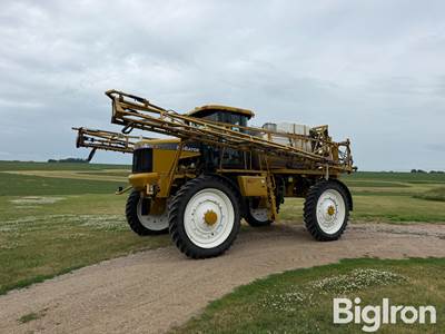 2000 Ag-Chem 1254 RoGator Self-Propelled Sprayer