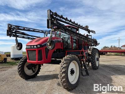 2012 Apache AS1020 Self-Propelled Sprayer