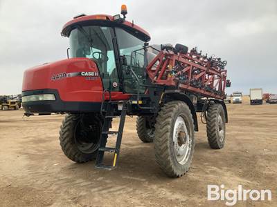 2013 Case IH 4430 Self-Propelled sprayer