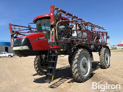 2015 Case IH Patriot 4440 Self-Propelled Sprayer