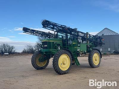 2004 John Deere 4710 Self-Propelled Sprayer