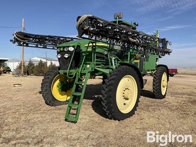 John Deere 4830 Self Propelled Sprayer