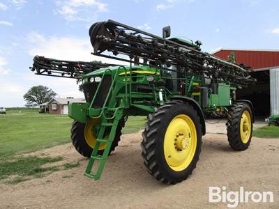 2013 John Deere 4830 4WD Self-Propelled Sprayer