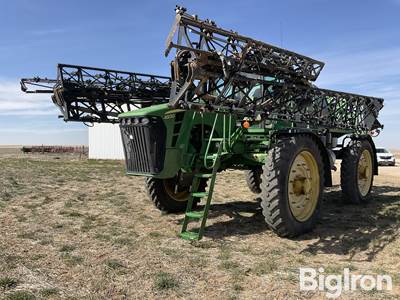 John Deere 4930 Self-Propelled Sprayer