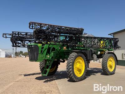 John Deere 4930 Self-Propelled Sprayer