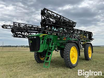 2010 John Deere 4930 Self-Propelled Sprayer