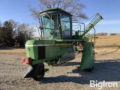 John Deere 6000 Hi-Cycle Self-Propelled Sprayer