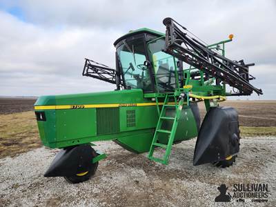 2006 John Deere 6700 Self-Propelled Sprayer