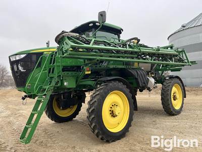 2018 John Deere R4038 Self-Propelled Sprayer