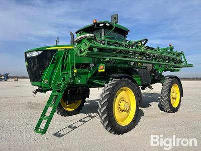 2015 John Deere R4038 Self-Propelled Sprayer