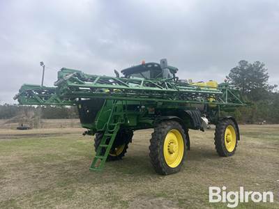 2018 John Deere R4038 Self-Propelled Sprayer