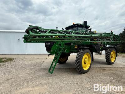 2020 John Deere R4038 Self-Propelled Sprayer