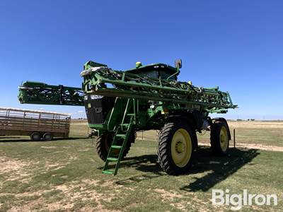 2014 John Deere R4038 Self-Propelled Sprayer