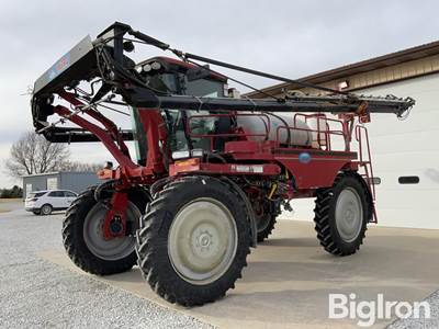 2006 Miller 2200 TSS Self-Propelled Sprayer