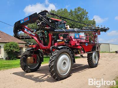 2006 Miller Nitro 2275HT Self-Propelled Sprayer