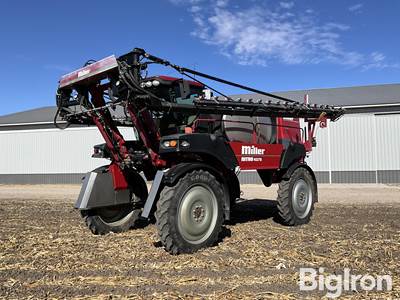 2009 Miller Nitro 4275 Self-Propelled Sprayer