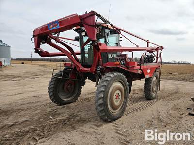1999 Miller Nitro HT Self-Propelled Sprayer
