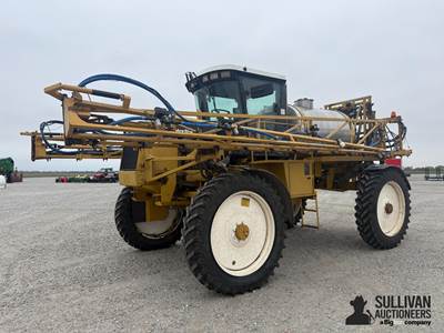 2000 RoGator 854 Self-Propelled Sprayer
