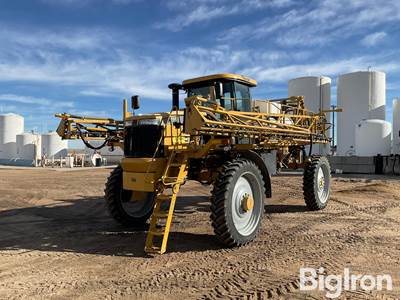 2010 RoGator 984H Self-Propelled Sprayer