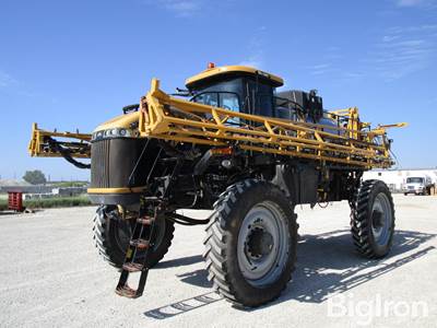 2014 RoGator RG1300 100' Self-Propelled Sprayer