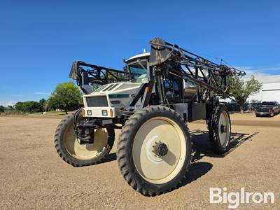 1997 Willmar 8100 Self-Propelled Sprayer
