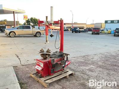 Coats 60X Series Rim Clamp Tire Machine