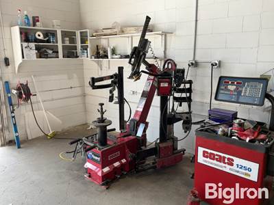 2012 Coats ProGuard Leverless Tire Machine