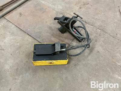 Esco Tire Bead Breaker