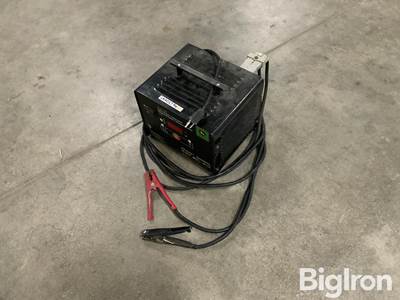 John Deere 6V/12V 200 Amp Battery Charger/Engine Starter