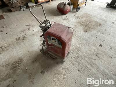 Lincoln Electric AC-225-S Welder & Hand Tools