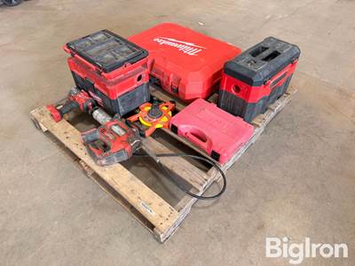 Milwaukee Tools & Batteries