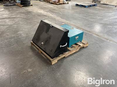 Montezuma Triangle Tool Box