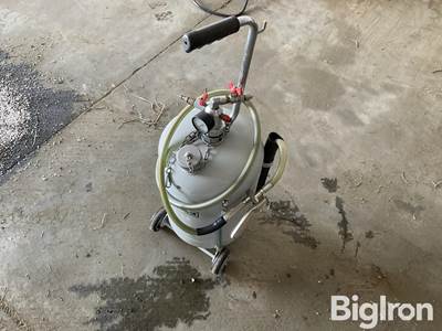 Roughneck Oil Transfer Tank