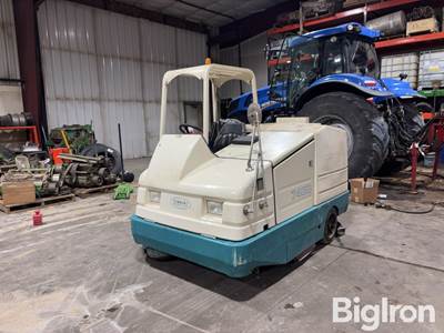 Tennant 7400 Self-Propelled Floor Scrubber