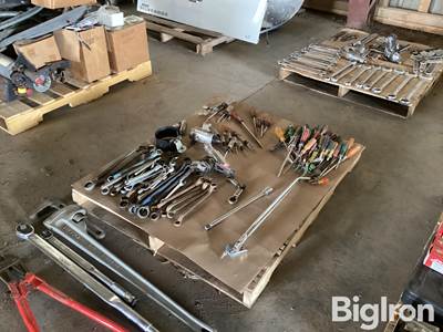 Box End Wrenches & Screw Drivers