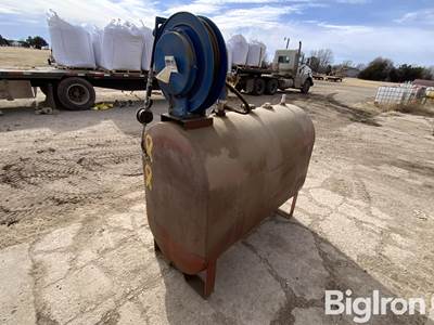 110 -gal bulk oil tank