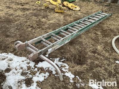 Fiberglass Construction Ladder