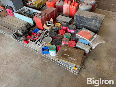 Nails/Screws/Fasteners